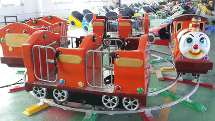 江西兒童室內(nèi)游樂設(shè)備與托馬斯火車廠家直銷 品質(zhì)與樂趣的結(jié)合