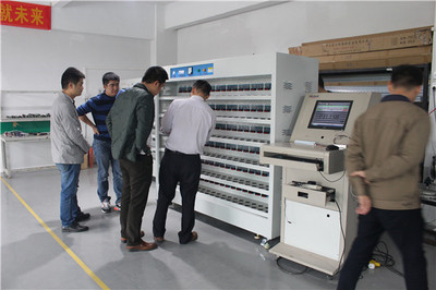 攜手共贏，共謀發(fā)展 東莞康佳客戶蒞臨環(huán)瑞參觀電源老化柜